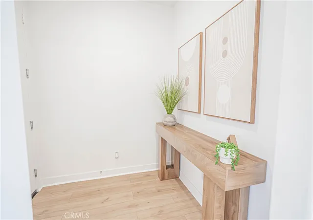3rd image of 27212 Diamon Peak Ln #203, Valencia, CA 91381 | MLS# SR26082792