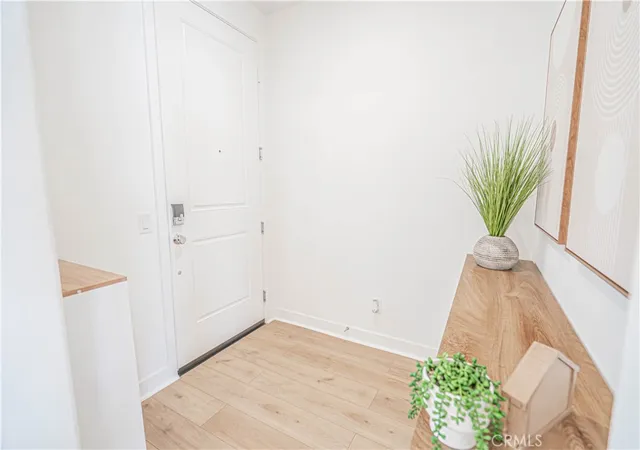 4th image of 27212 Diamon Peak Ln #203, Valencia, CA 91381 | MLS# SR26082792