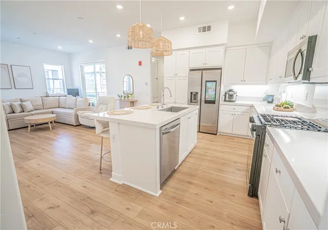 5th image of 27212 Diamon Peak Ln #203, Valencia, CA 91381 | MLS# SR26082792