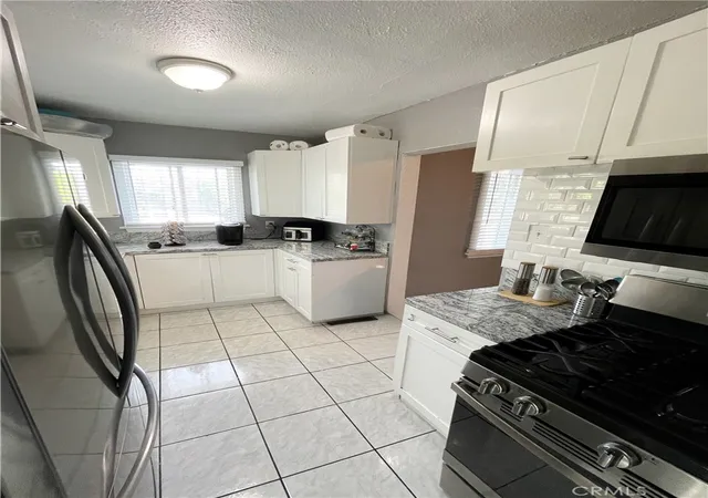 3rd image of 8205 Stanford, Los Angeles, CA 90001 | MLS# CV26082892