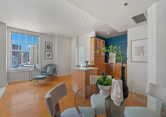 4th image of 702 Ash, San Diego, CA 92101