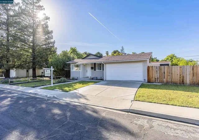 Photo 4 of Sale Pending at 1891 Gilly Ln, Concord, CA 94518 | MLS# 41131314 | Listing updated on 2026-05-18
