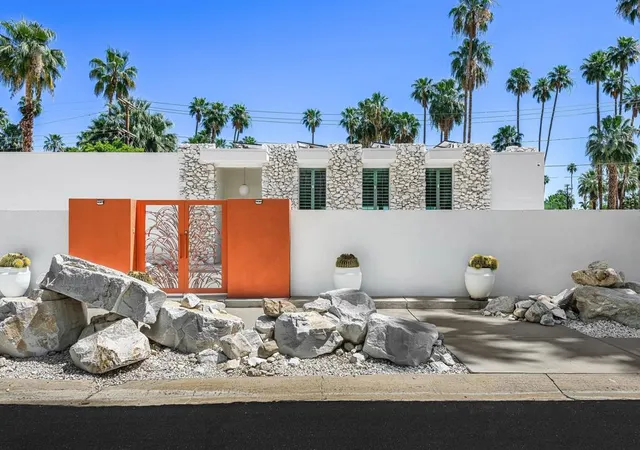 Photo 2 of Single family home for sale at 1190 S Calle De Maria, Palm Springs, CA 92264 | MLS# 219146571PS | Listing updated on 2026-09-25