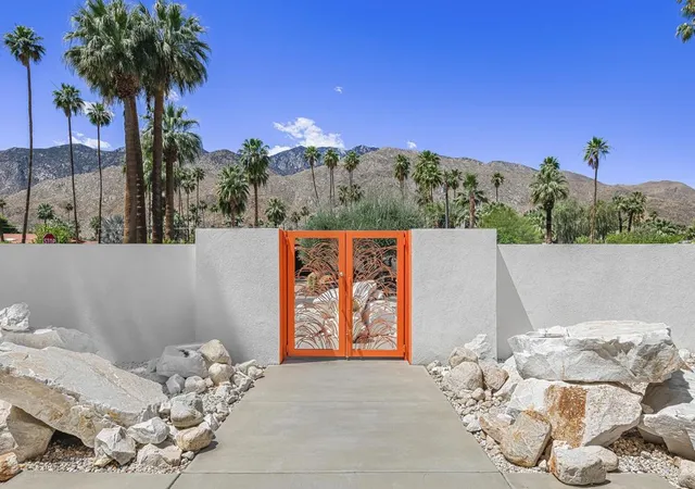 Photo 3 of Single family home for sale at 1190 S Calle De Maria, Palm Springs, CA 92264 | MLS# 219146571PS | Listing updated on 2026-09-25