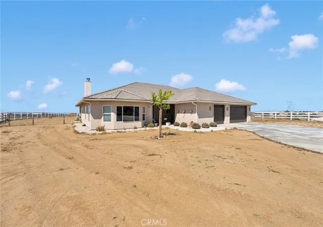 Photo 3 of Sale Pending at 9926 Fir St, Oak Hills, CA 92344 | MLS# HD26082297 | Listing updated on 2026-09-23