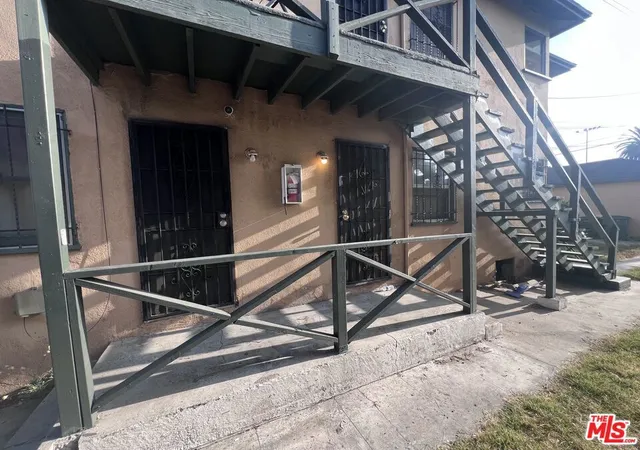3rd image of 6130 S Hobart Blvd, Los Angeles, CA 90047 | MLS# 26704629