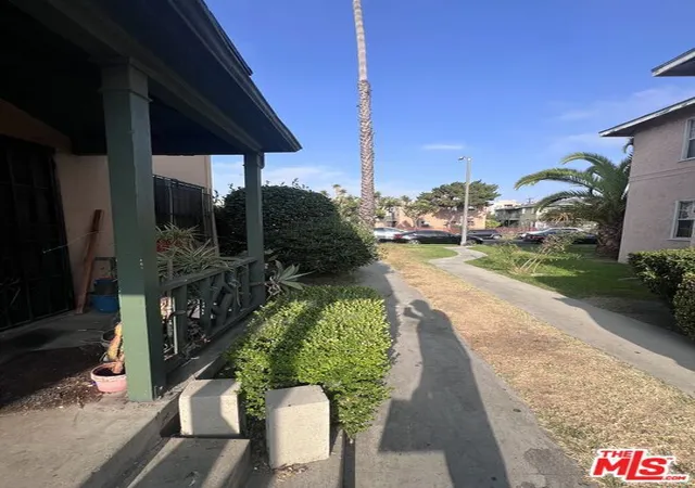 4th image of 6130 S Hobart Blvd, Los Angeles, CA 90047 | MLS# 26704629