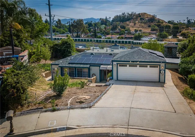 Homes for sale in Riverside, CA | 3208 Gibraltar, Riverside, CA 92506 | MLS# IV26082395
