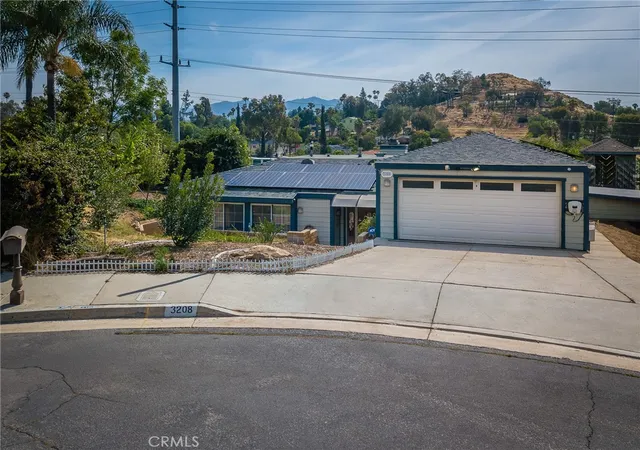 Homes for sale in Riverside, CA | 3208 Gibraltar, Riverside, CA 92506 | MLS# IV26082395