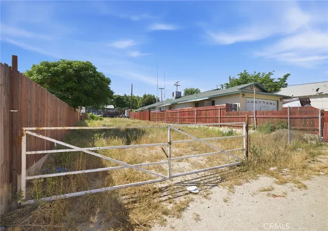 Photo 2 of Land for sale at 149 Crystal, Taft, CA 93268 | MLS# SR26081244 | Listing updated on 2026-04-17