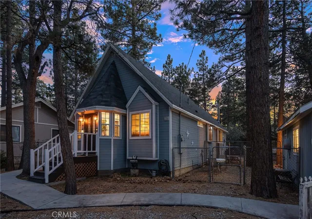 Homes for sale in Sugarloaf, CA | 364 Leonard, Sugarloaf, CA 92386 | MLS# IG26076978