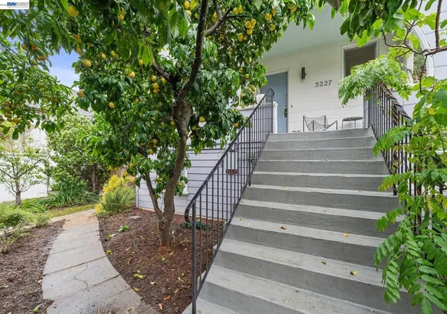 Photo 2 of Sale Pending at 5227 Locksley Ave, Oakland, CA 94618 | MLS# 41131401 | Listing updated on 2026-06-01