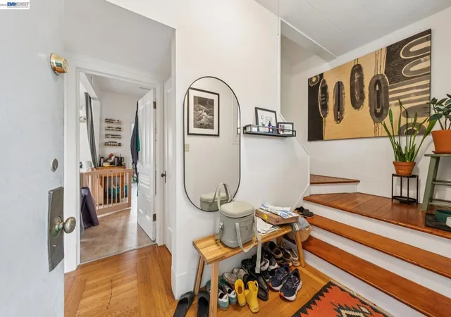 Photo 3 of Sale Pending at 5227 Locksley Ave, Oakland, CA 94618 | MLS# 41131401 | Listing updated on 2026-06-01