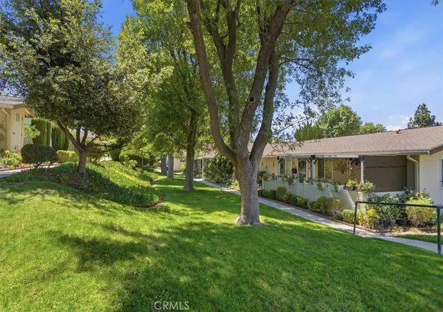 Homes for sale in Newhall, CA | 26831 Avenue Of The Oaks #A, Newhall, CA 91321 | MLS# SR26083455
