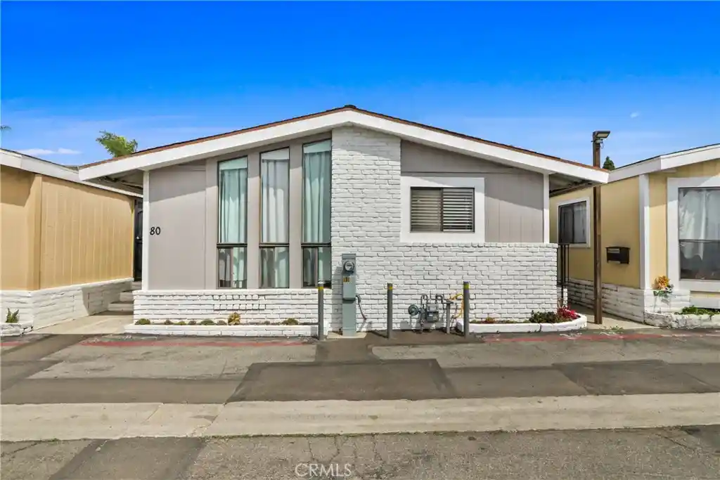 Photo 1 of Manufactured home for sale at 327 W Wilson #80, Costa Mesa, CA 92627 | MLS# PW26083414 | Listing updated on 2026-07-23