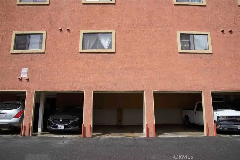 Listing Photo 27 - Condo for sale in 1021 W Bishop located at 1021 W Bishop, Santa Ana, CA 92703 - Unit #212/I