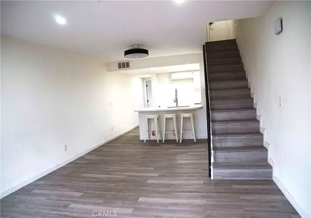 Listing Photo 4 - Condo for sale in building located at 1021 W Bishop, Santa Ana, CA 92703 - Unit #212/I