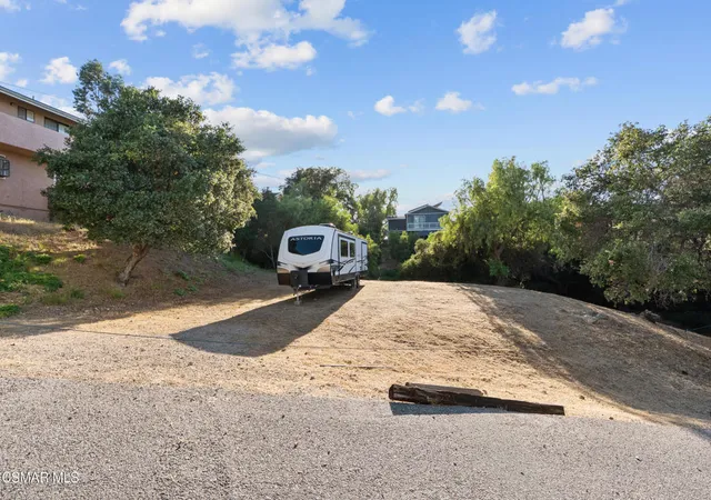 image of 375 Acacia Ln, Newbury Park, CA 91320 | MLS# 226001781
