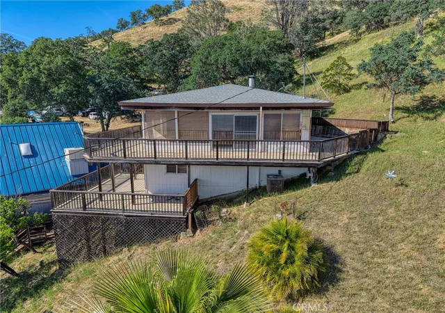 2nd image of 12805 Lakeshore Dr, Clearlake, CA 95422 | MLS# LC26079934