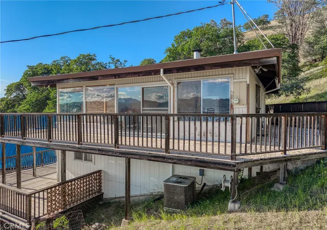 5th image of 12805 Lakeshore Dr, Clearlake, CA 95422 | MLS# LC26079934