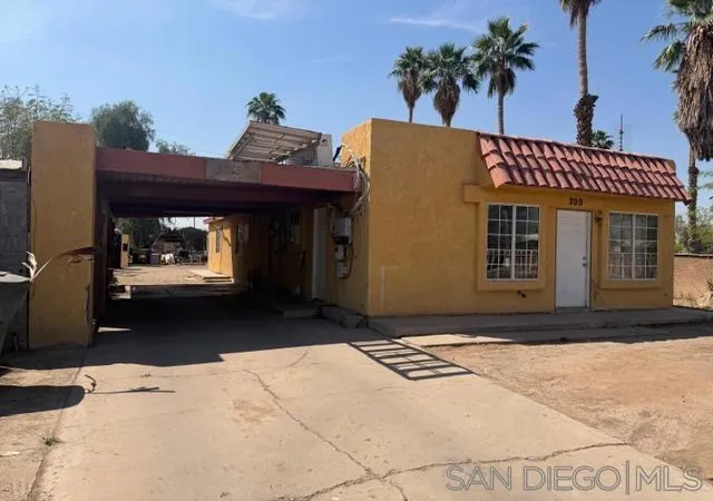 Photo 3 of Single family home for sale at 200 Lopez Ct, Calexico, CA 92231 | MLS# 260009250SD | Listing updated on 2026-10-02