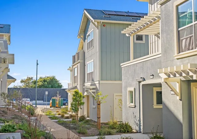 Photo 4 of Townhouse for sale at 413 Annie Dr, Watsonville, CA 95076 | MLS# ML82043571 | Listing updated on 2026-10-12