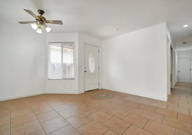 4th image of 1350 Dos Hermanos Gln, Escondido, CA 92027 | MLS# 260009262SD