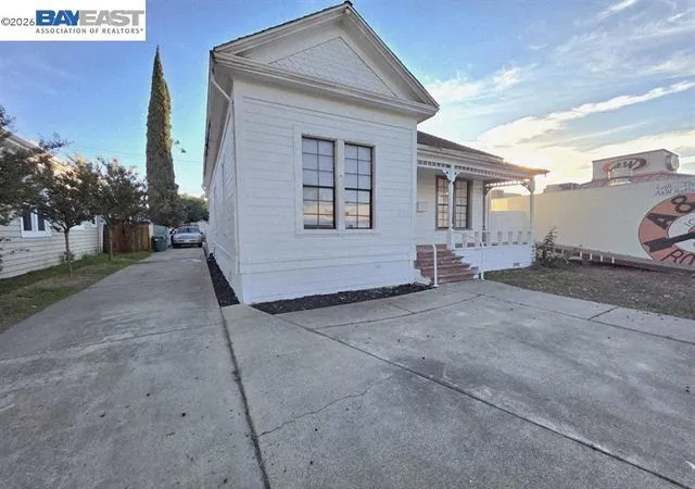 Homes for sale in Lodi, CA | 220 E Lodi Ave, Lodi, CA 95240 | MLS# 41131462