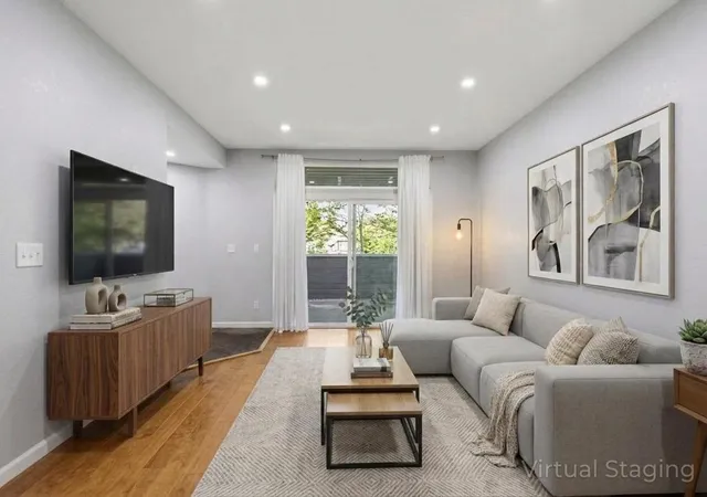 Photo 3 of Condo for sale at 354 Shadow Run Dr, San Jose, CA 95110 | MLS# ML82043597 | Listing updated on 2026-09-22