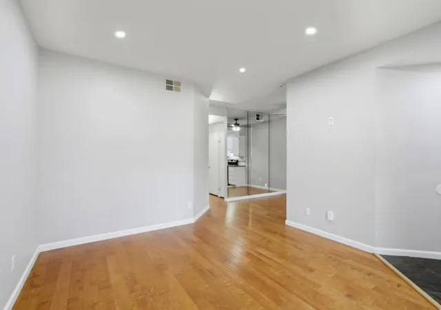 Listing Photo 5 - Condo for sale in building located at 354 Shadow Run Dr, San Jose, CA 95110