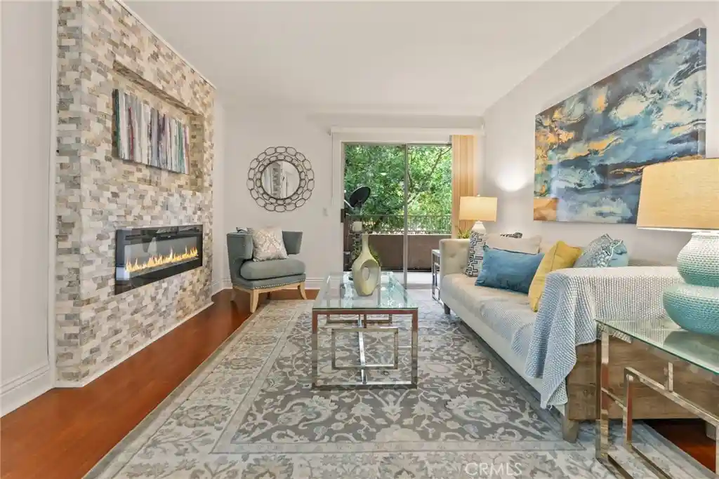 Listing Photo 2 - Condo for sale in 2550 San Gabriel Wy located at 2550 San Gabriel Wy, Corona, CA 92882 - Unit #202