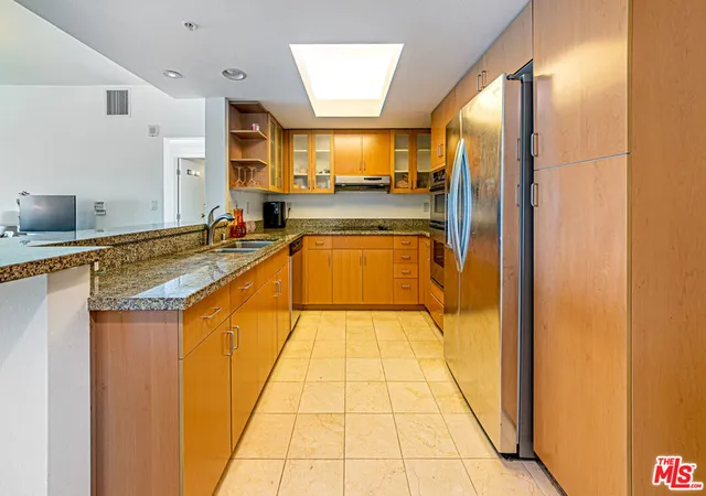 5th image of 13700 Marina Pointe Dr #1018, Marina Del Rey, CA 90292 | MLS# 26751703