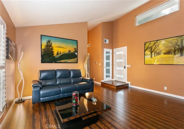 3rd image of 20925 Almazan Rd, Woodland Hills, CA 91364 | MLS# SR26076561
