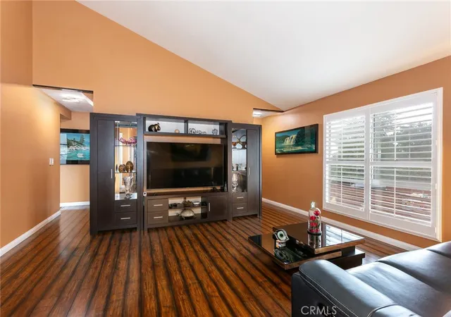 5th image of 20925 Almazan Rd, Woodland Hills, CA 91364 | MLS# SR26076561