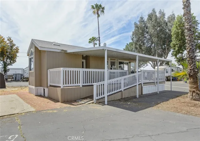 Photo 1 of Sale Pending at 2750 W Acacia Ave, Hemet, CA 92545 | MLS# IG26082655 | Listing updated on 2026-09-21