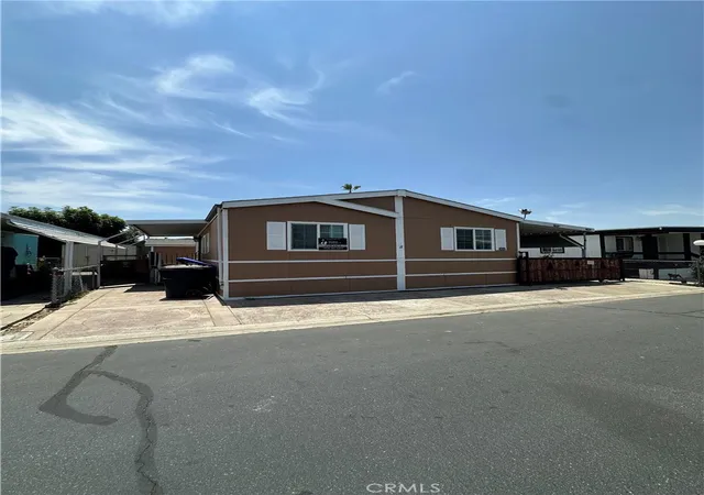3rd image of 3825 Crestmore Rd #414, Jurupa Valley, CA 92509 | MLS# DW26083822