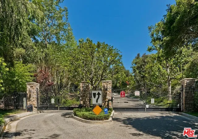 Photo 3 of Mansion for sale at 11971 Lockridge Rd, Studio City, CA 91604 | MLS# 26745233 | Listing updated on 2026-09-01