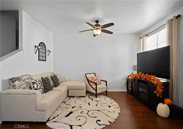 Listing Photo 4 - Condo for sale in building located at 41880 Davenport Wy, Murrieta, CA 92562 - Unit #C
