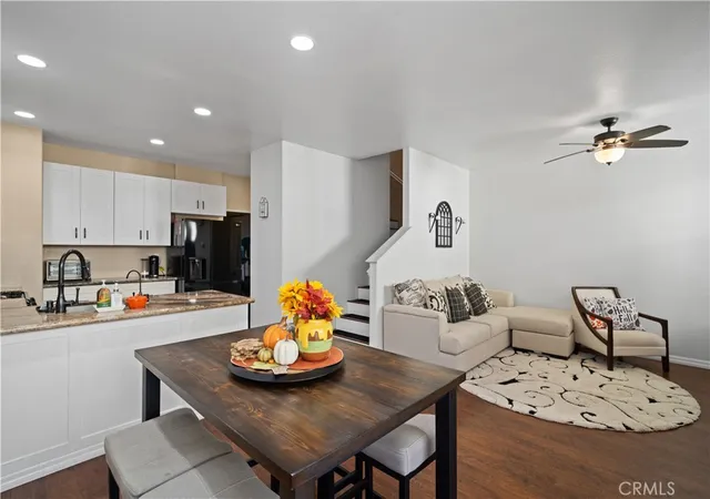 Listing Photo 5 - Condo for sale in building located at 41880 Davenport Wy, Murrieta, CA 92562 - Unit #C