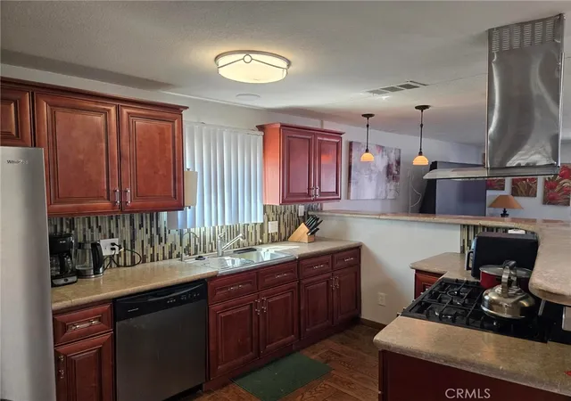 Photo 3 of Manufactured home for sale at 15500 Bubbling Wells #174, Desert Hot Springs, CA 92240 | MLS# IG26084112 | Listing updated on 2026-05-07