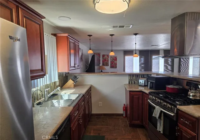 Photo 3 of Manufactured home for sale at 15500 Bubbling Wells #174, Desert Hot Springs, CA 92240 | MLS# IG26084112 | Listing updated on 2026-05-07