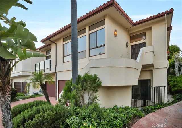3rd image of 32701 Via Palacio, Rancho Palos Verdes, CA 90275 | MLS# OC26083760