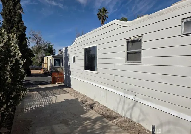 Photo 3 of Manufactured home for sale at 1000 Windy Pass #78, Barstow, CA 92311 | MLS# SR26084289 | Listing updated on 2026-06-08