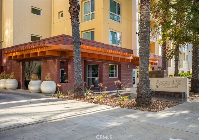Photo 2 of Condo for sale at 21301 Erwin #526, Woodland Hills, CA 91367 | MLS# IG26084237 | Listing updated on 2026-09-19