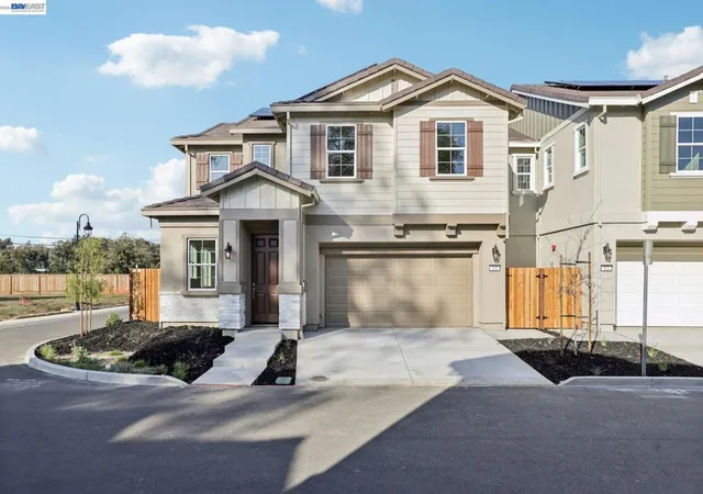 Photo 1 of Single family home for sale at 121 Crk View Cir, Fairfield, CA 94533 | MLS# 41131557 | Listing updated on 2026-04-26
