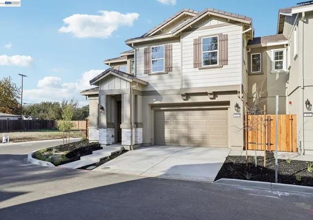 Photo 2 of Single family home for sale at 121 Crk View Cir, Fairfield, CA 94533 | MLS# 41131557 | Listing updated on 2026-04-26