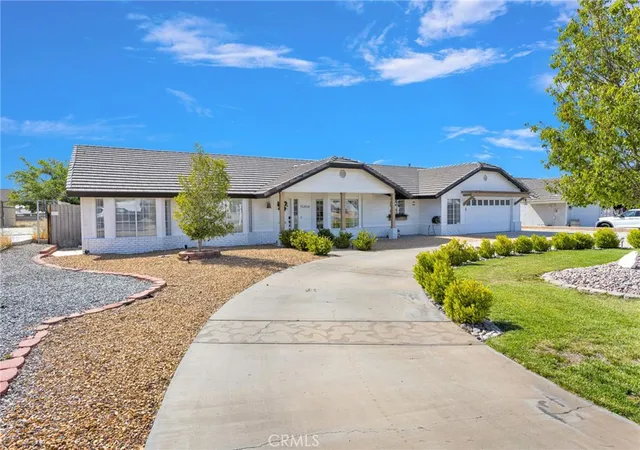 4th image of 15454 Tuscola, Apple Valley, CA 92307 | MLS# HD26084373