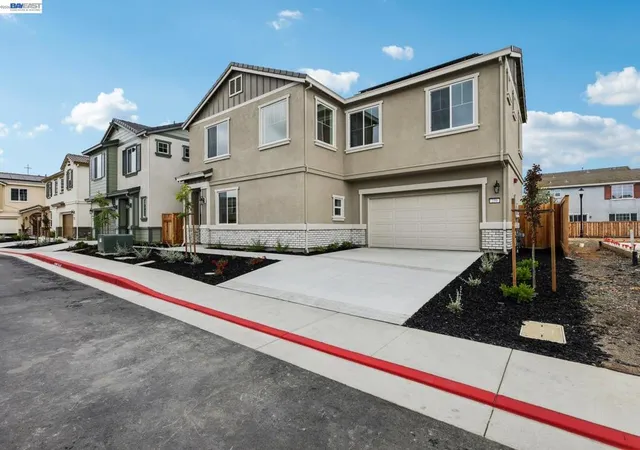 Photo 2 of Sale Pending at 208 Mindy Way, Pittsburg, CA 94565 | MLS# 41131564 | Listing updated on 2026-09-30