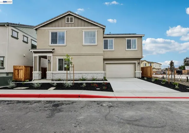Photo 3 of Sale Pending at 208 Mindy Way, Pittsburg, CA 94565 | MLS# 41131564 | Listing updated on 2026-09-30