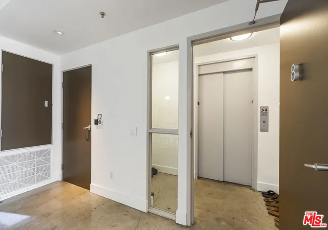 3rd image of 814 S Spring St #8, Los Angeles, CA 90014 | MLS# 26751787